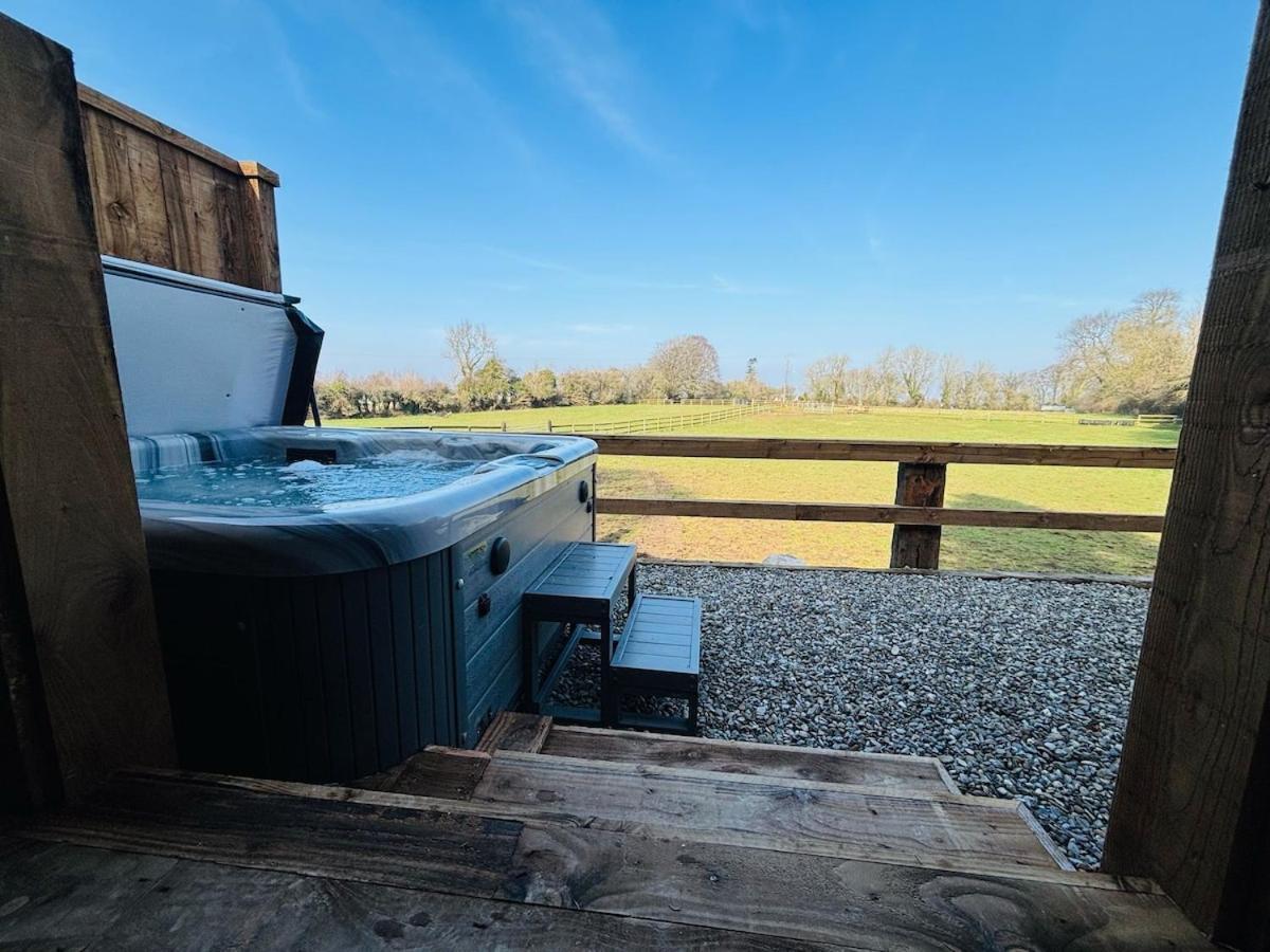 The Hideaway With Hot Tub * Naas